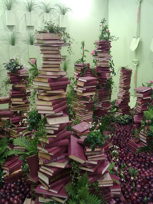Böcker i en monter på mässan Skånsk Trädgård. Foto: Dan Abelin (CC BY).